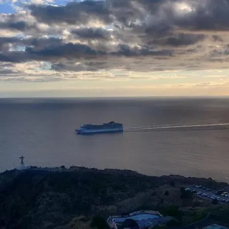 Garajau House - Sunrise To Sunset Ocean View Ferienhaus Caniço