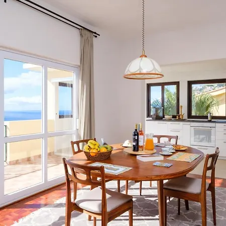 Garajau House - Sunrise To Sunset Ocean View בית נופש *