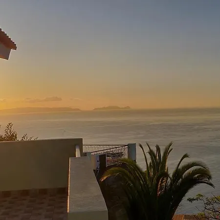 Vakantiehuis Garajau House - Sunrise To Sunset Ocean View Caniço